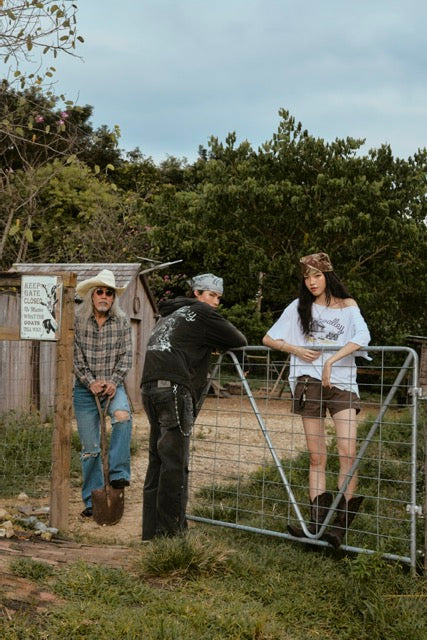 VIXEN VALLEY / Off Shoulder