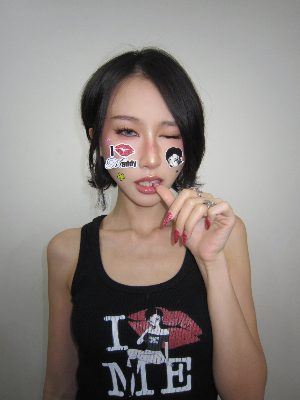 MADDY V.1 / Sticker