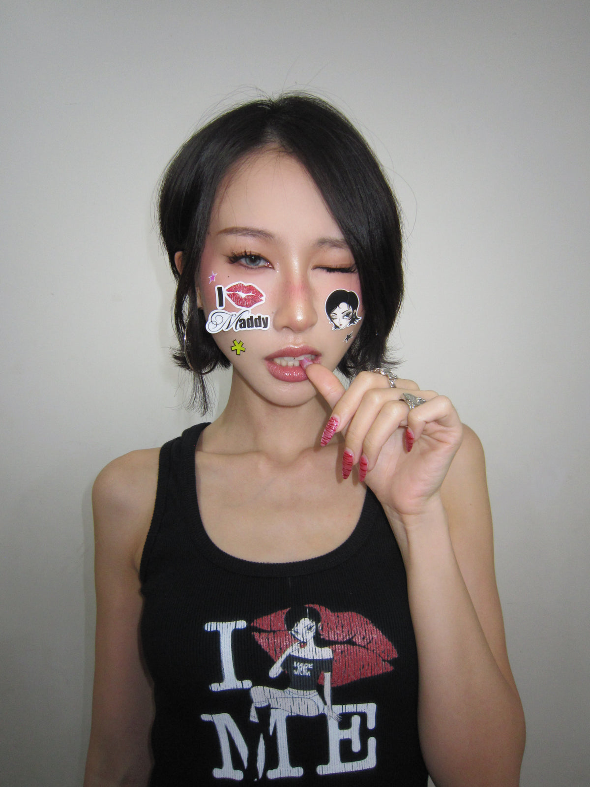 MADDY V.1 / Sticker