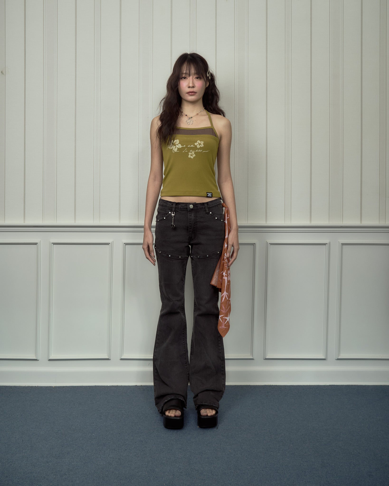 Make me sweat / Tie-neck shirt